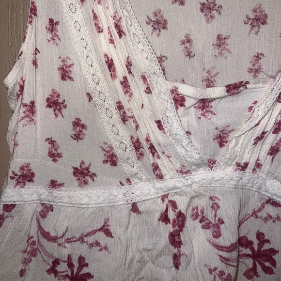 Floral Blouse - Picture 3 of 3